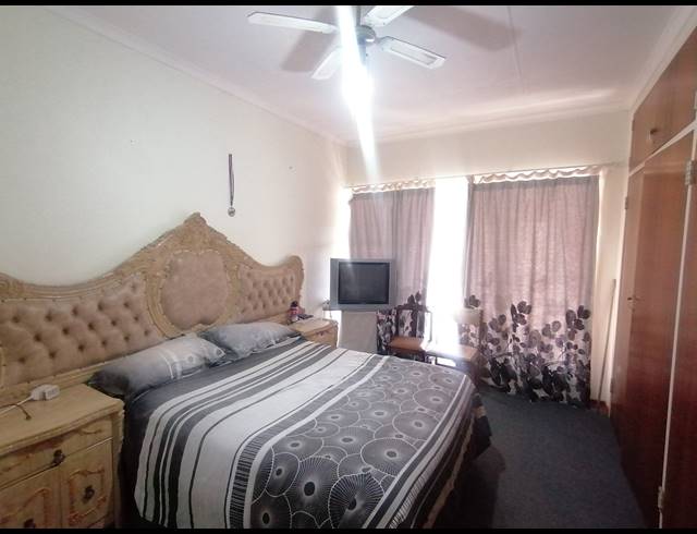 3 BEDROOM APARTMENT SOLD IN STILFONTEIN EXT 3